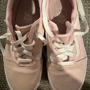 Girls 2 1/2 in good shape warn very little.